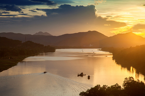 Sông Hương xứ Huế